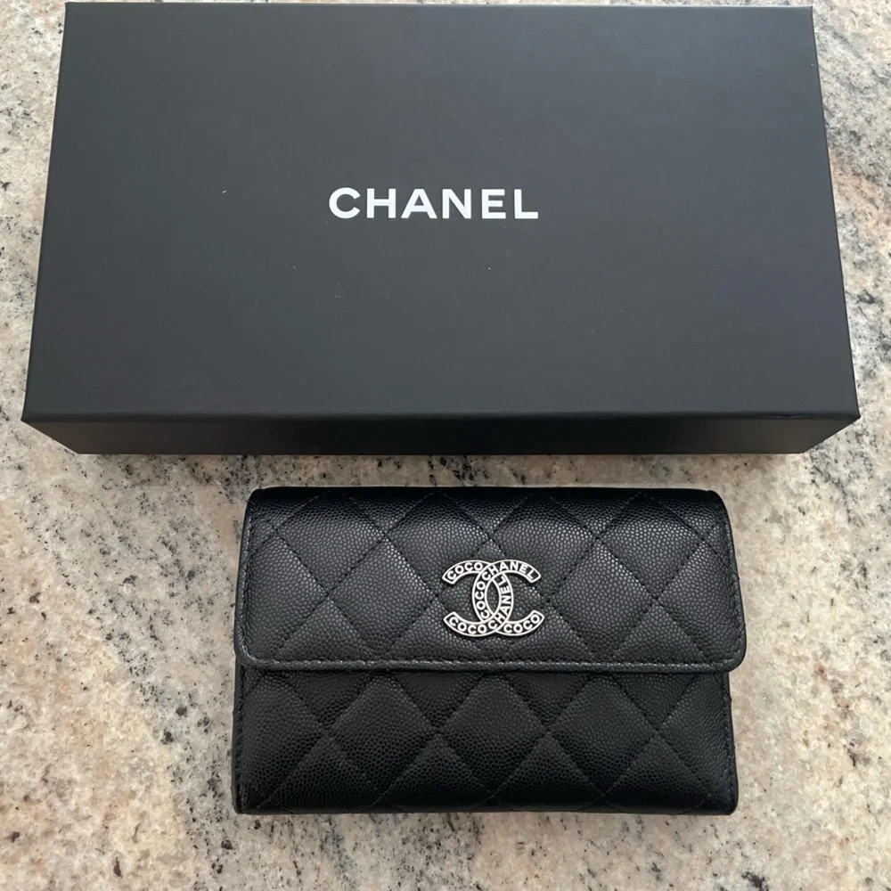 Chanel Medium Black Quilted Wallet - Picture 1 of 3